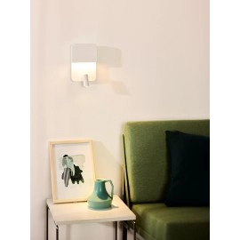 Sienas/gultas lampa BOXER LED 5W 3000K ar USB, balta (Lucide)