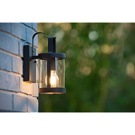 LINDELO outdoor wall light 1x40W E27 black (Lucide)