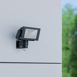 STEINEL LS 300 S LED outdoor floodlight with sensor, 29.5 W, 2704 lm, 4000 K, black — 067571