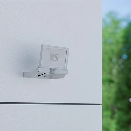 STEINEL XLED ONE S āra LED prožektors, ar sensoru, 18,6 W, 2050 lm, 3000 K, balts — 065256